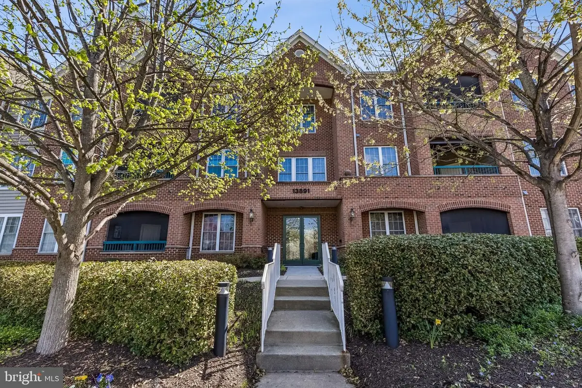 13891 Chelmsford Dr, Gainesville, VA 20155 - #1