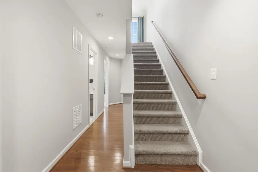 15415 Rosemont Manor Dr, Haymarket, VA 20169 - #3