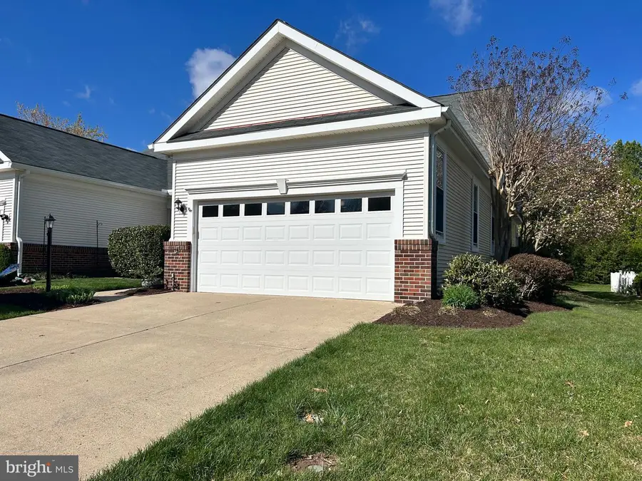 6938 Walnut Hill Dr, Gainesville, VA 20155 - #2