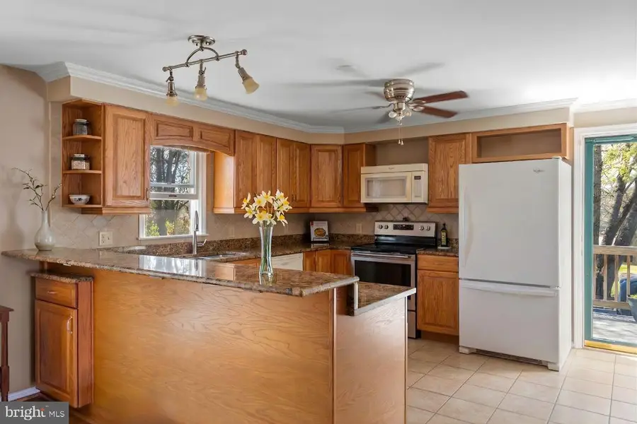 12305 Izaak Walton Dr, Bristow, VA 20136 - #2