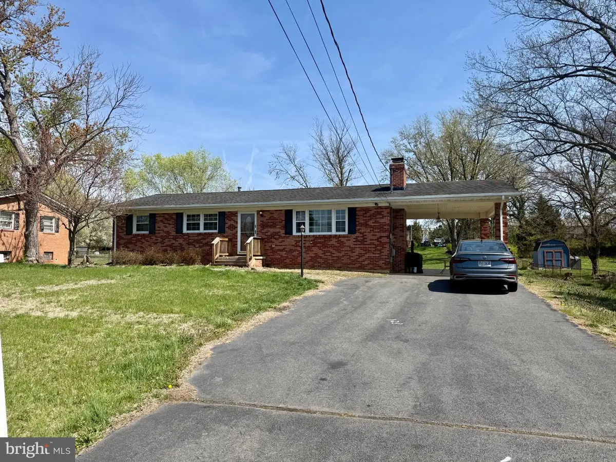 7707 Huron Dr, Gainesville, VA 20155 - #1