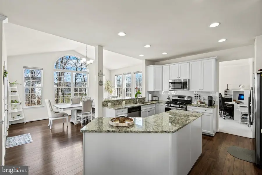 3490 Shandor Rd, Woodbridge, VA 22193 - #3