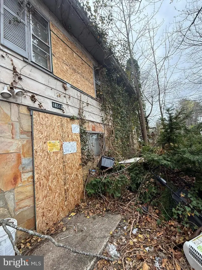 18519 Triangle St, Triangle, VA 22172 - #3