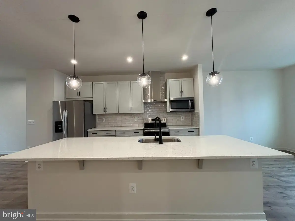 18004 Alicia Ave, Dumfries, VA 22026 - #1