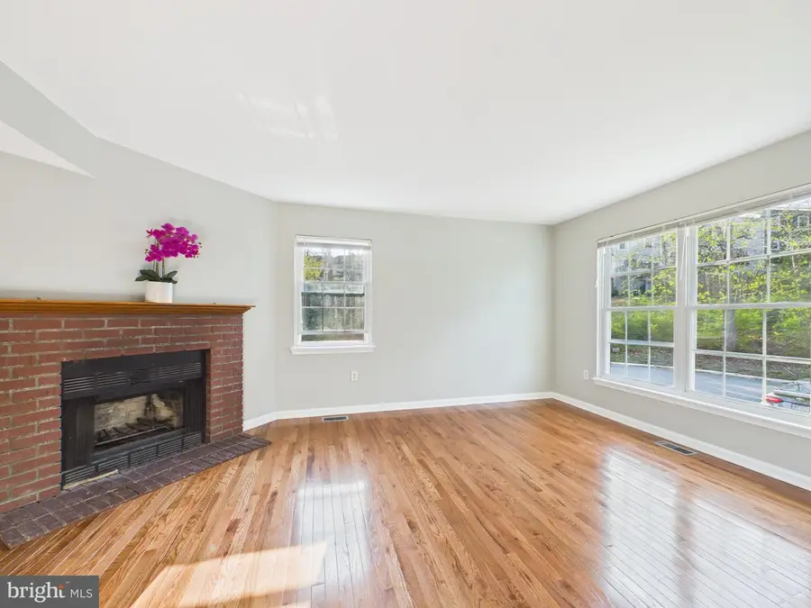 15369 Hearthstone Ter, Woodbridge, VA 22191 - #3