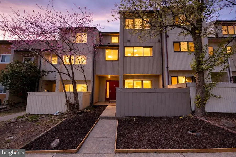 1754 Powder Horn Ter, Woodbridge, VA 22191 - #2