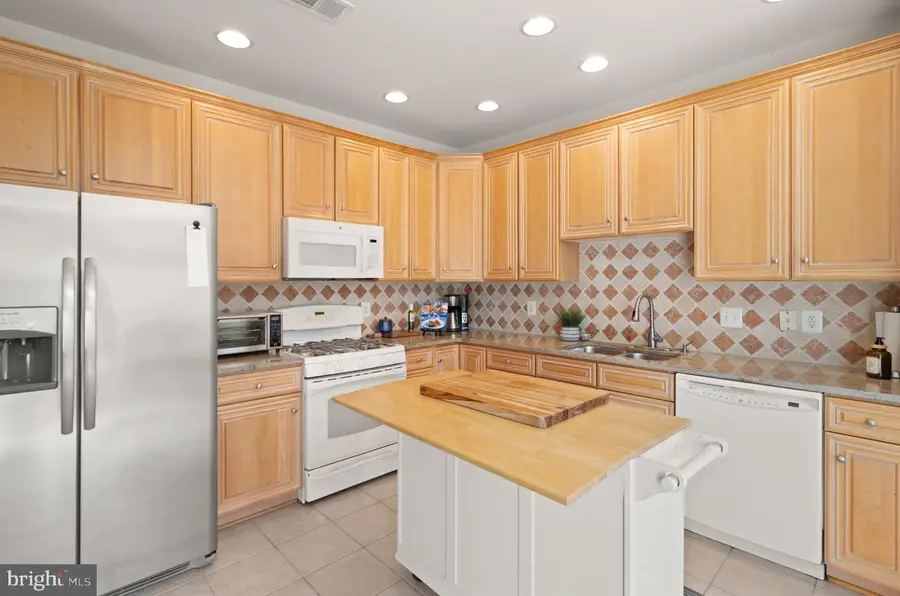 5652 Wheelwright Way, Haymarket, VA 20169 - #2