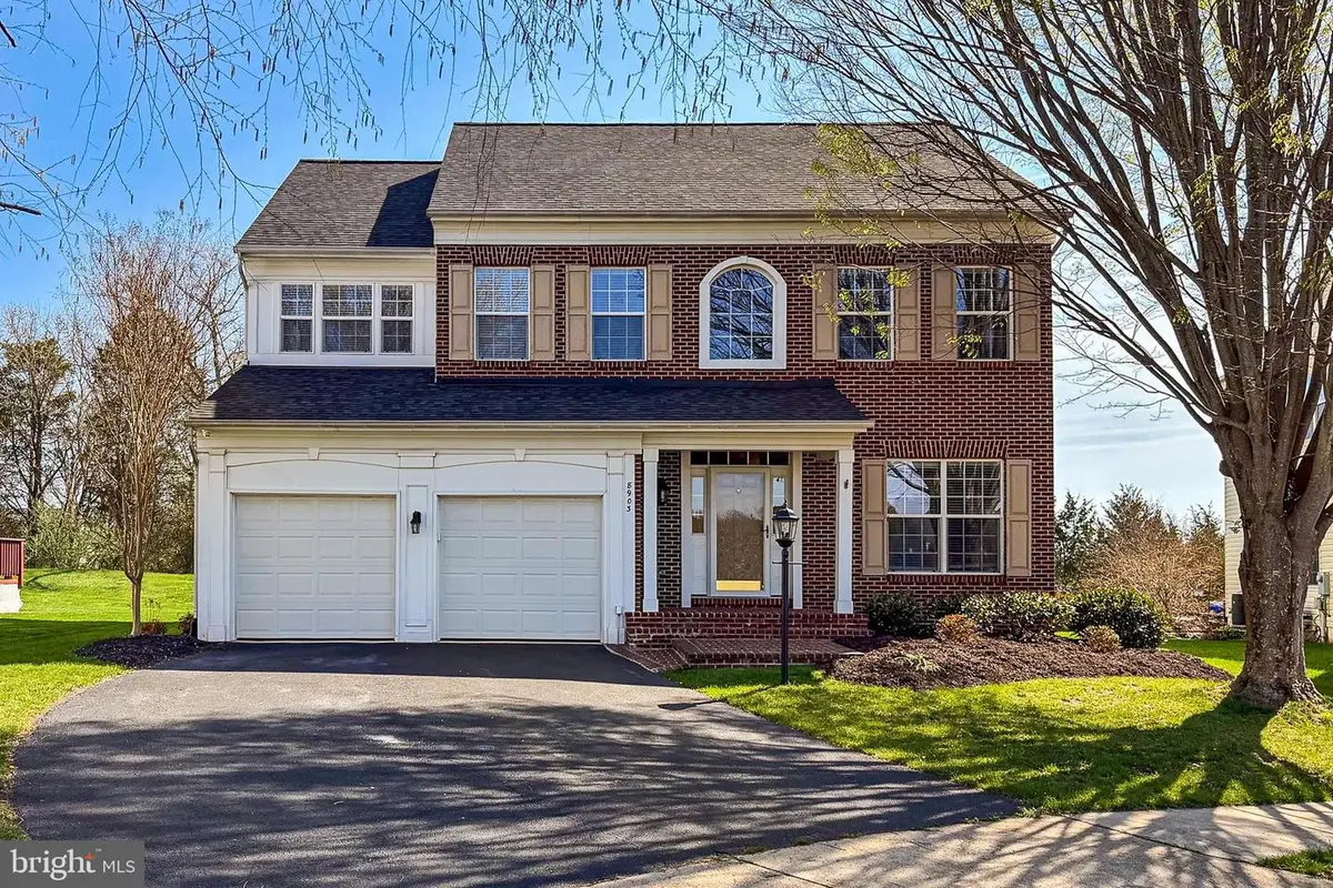 8903 Yellow Hammer Dr, Gainesville, VA 20155 - #1