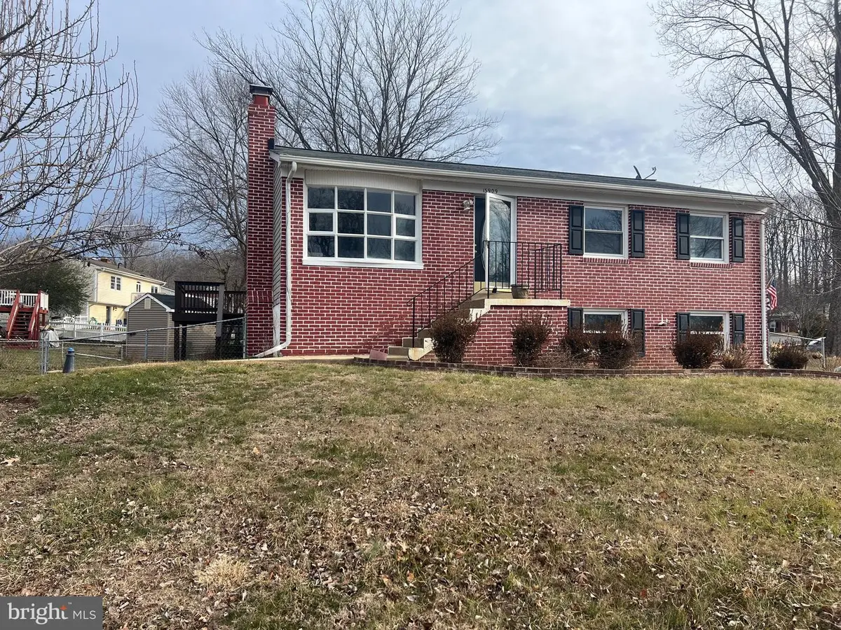 13909 Mattapony Dr, Woodbridge, VA 22193 - #1