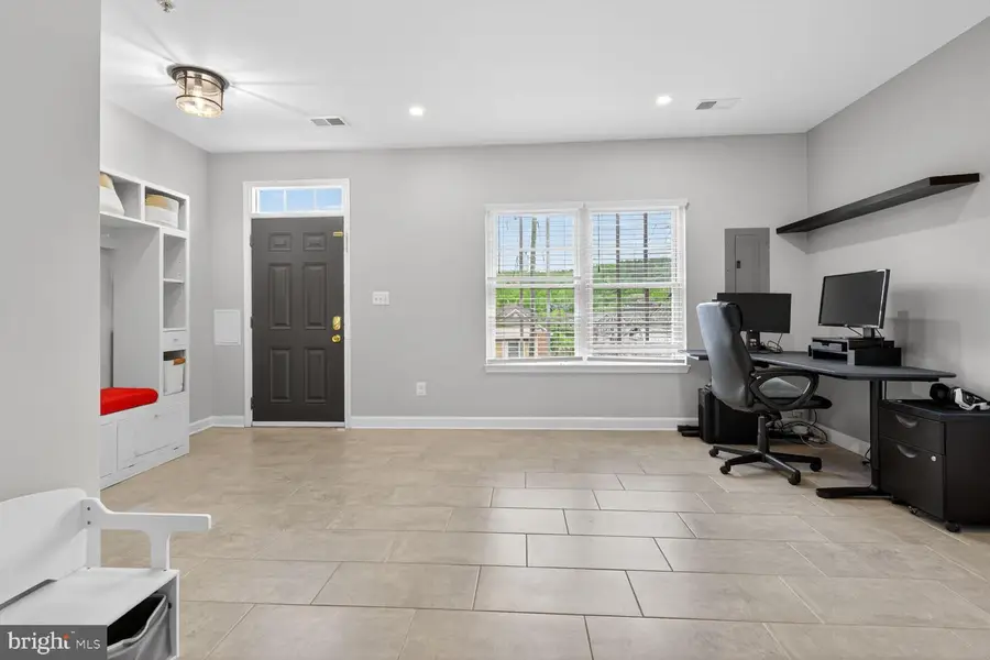 300 Center Ln, Occoquan, VA 22125 - #3