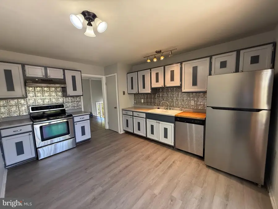 13829 Delaney Rd, Woodbridge, VA 22193 - #2