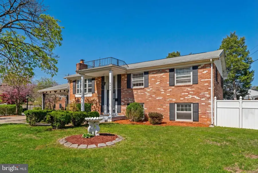 9812 Lomond Dr, Manassas, VA 20109 - #2