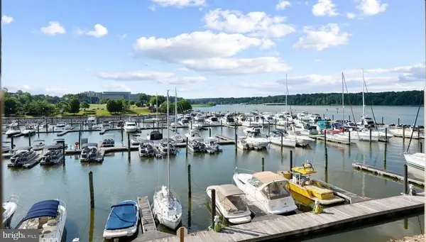 500 Belmont Bay Dr #205, WOODBRIDGE, VA 22191