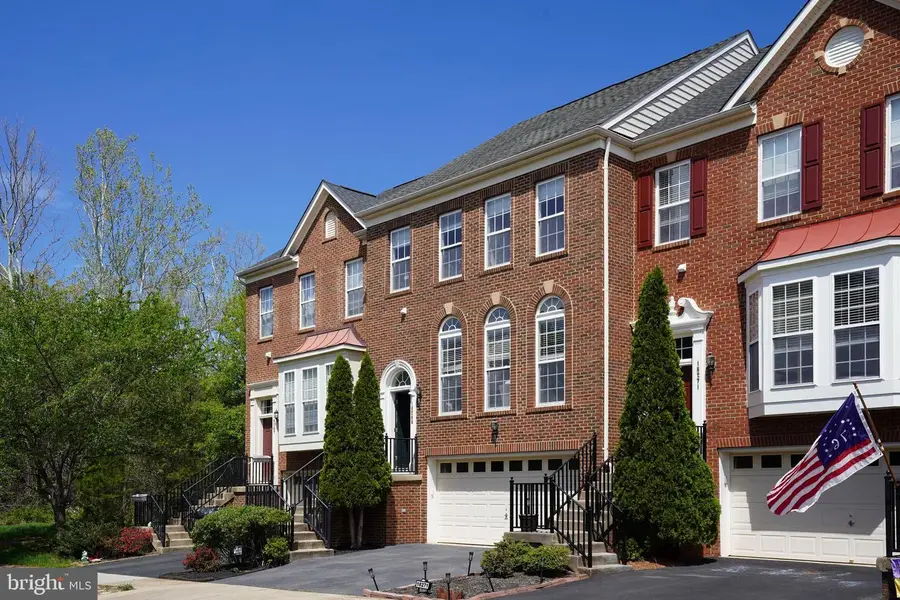 18269 Camdenhurst Dr, Gainesville, VA 20155 - #2