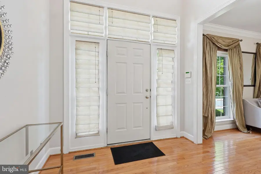 18805 Hundred Acre Ln, Triangle, VA 22172 - #2