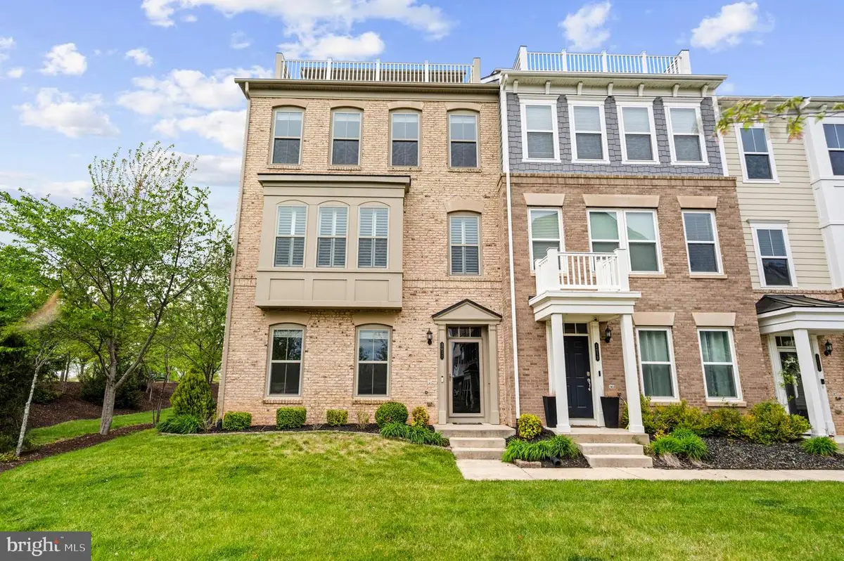 2011 Alder Ln, Dumfries, VA 22026 - #1