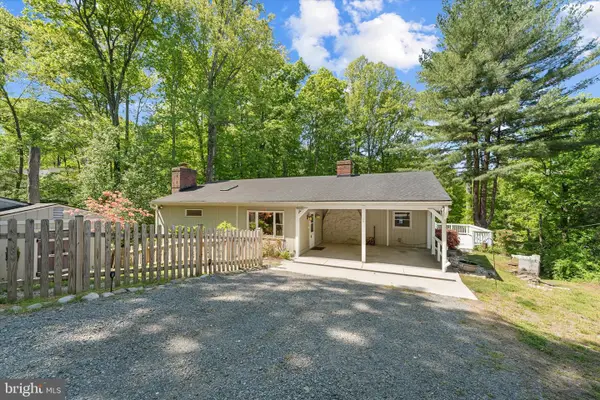 8221 Hickory Hill Dr, MANASSAS, VA 20112