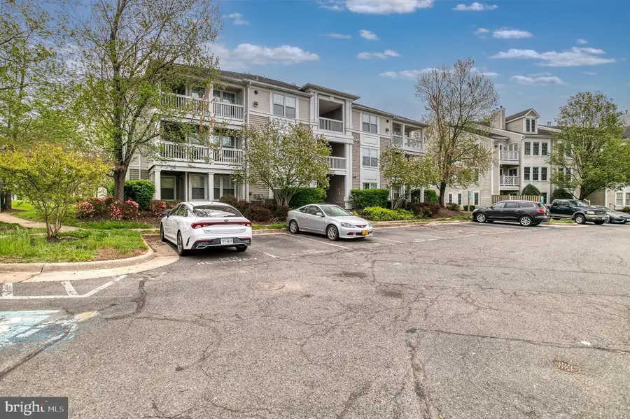 8107 Lacy Dr #102, Manassas, VA 20109 - #2