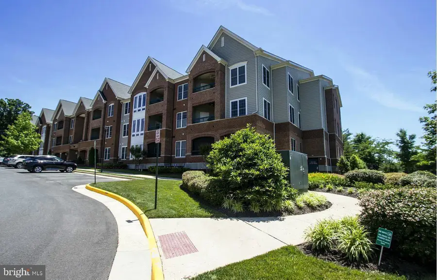 7065 Heritage Hunt Dr #208, Gainesville, VA 20155 - #2