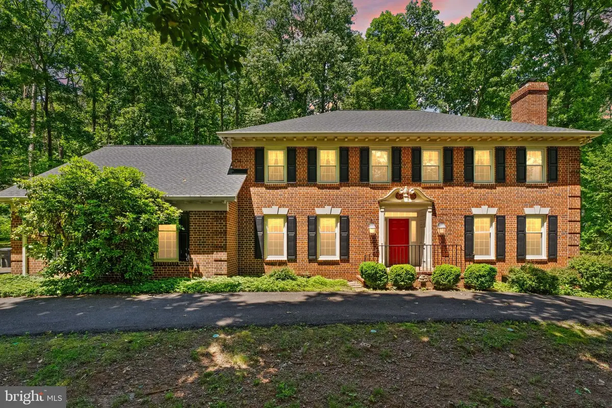 4560 Lynn Forest Dr, Gainesville, VA 20155 - #1