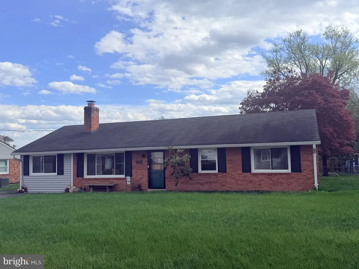 1105 Laurel St, Woodbridge, VA 22191 - #1