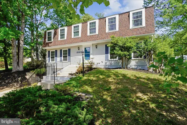 15923 Fairway Dr, DUMFRIES, VA 22025
