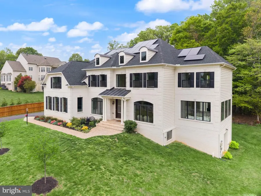 5606 Beachview Creek Dr, Woodbridge, VA 22192 - #2