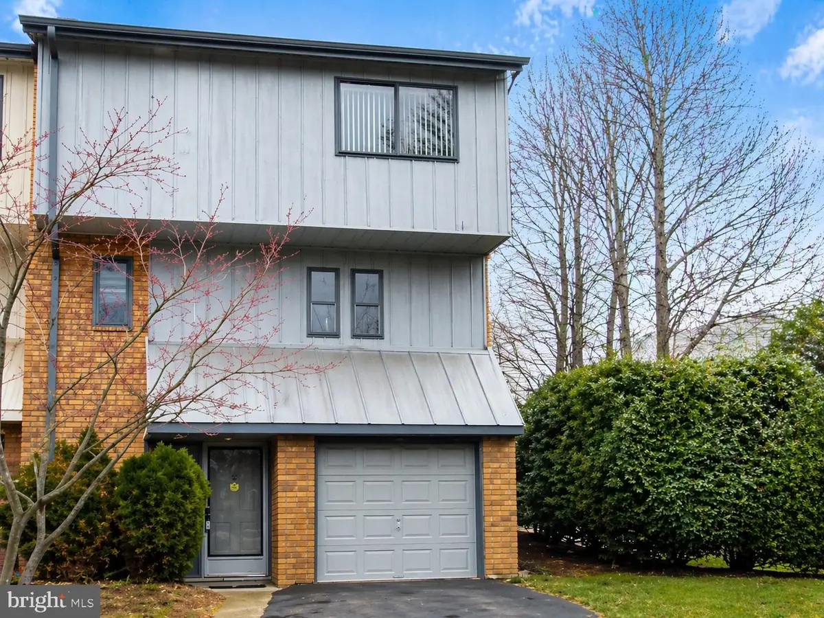 12750 Gazebo Ct, Woodbridge, VA 22192 - #1