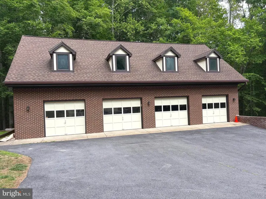4896 Occoquan Club Dr, Woodbridge, VA 22192 - #2