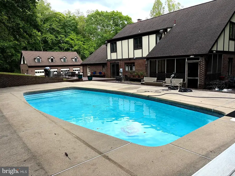 4896 Occoquan Club Dr, Woodbridge, VA 22192 - #3