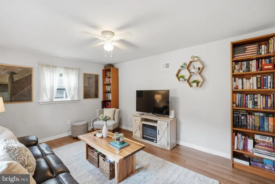 14806 Alabama Ave, Woodbridge, VA 22191 - #3