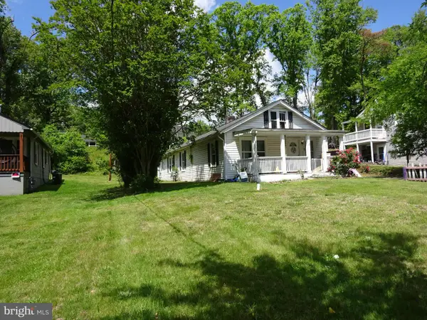 18610 Old Triangle Rd Rd, TRIANGLE, VA 22172