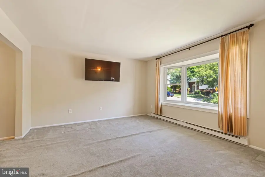 13242 Kurtz Rd, Woodbridge, VA 22193 - #3