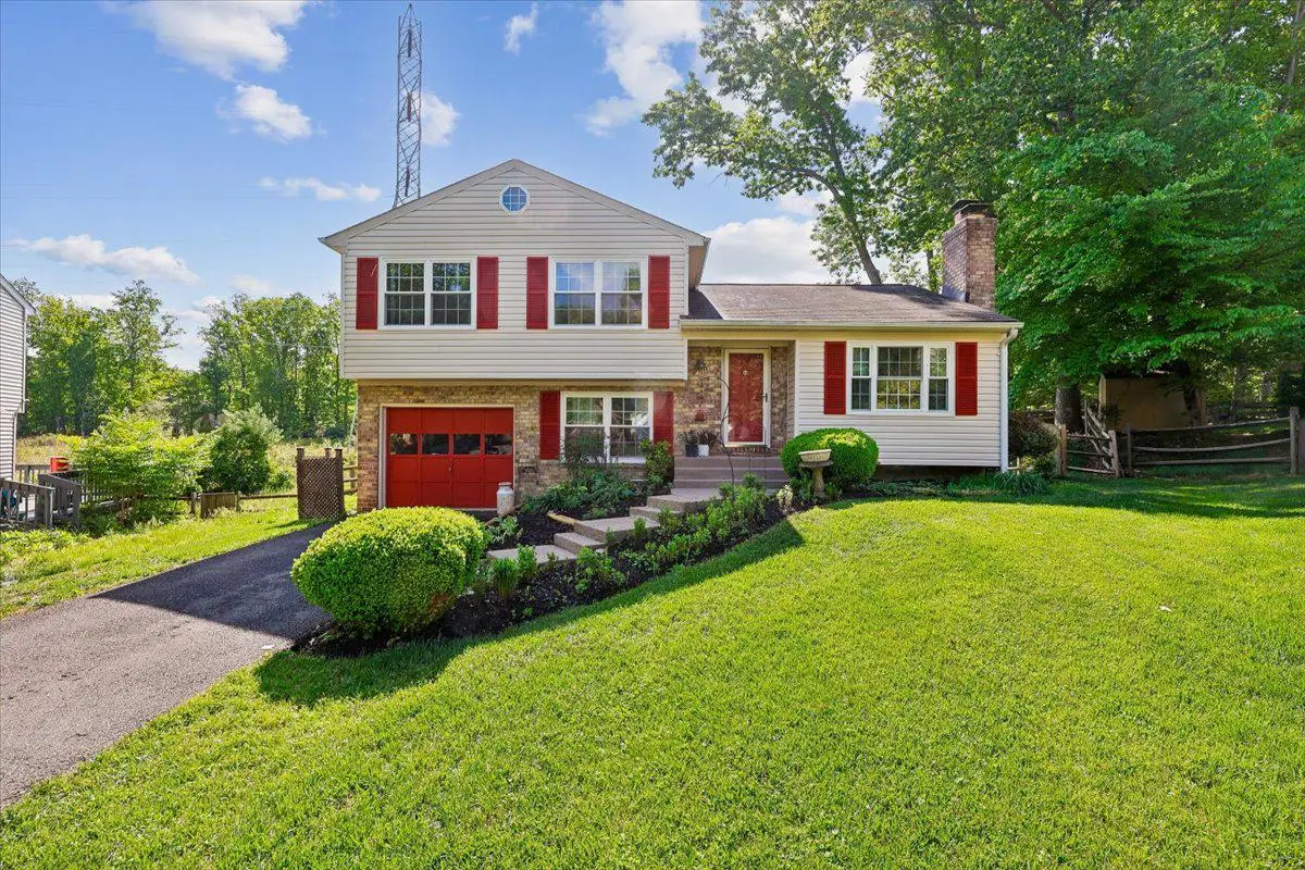 11781 Cotton Mill Dr, Woodbridge, VA 22192 - #1