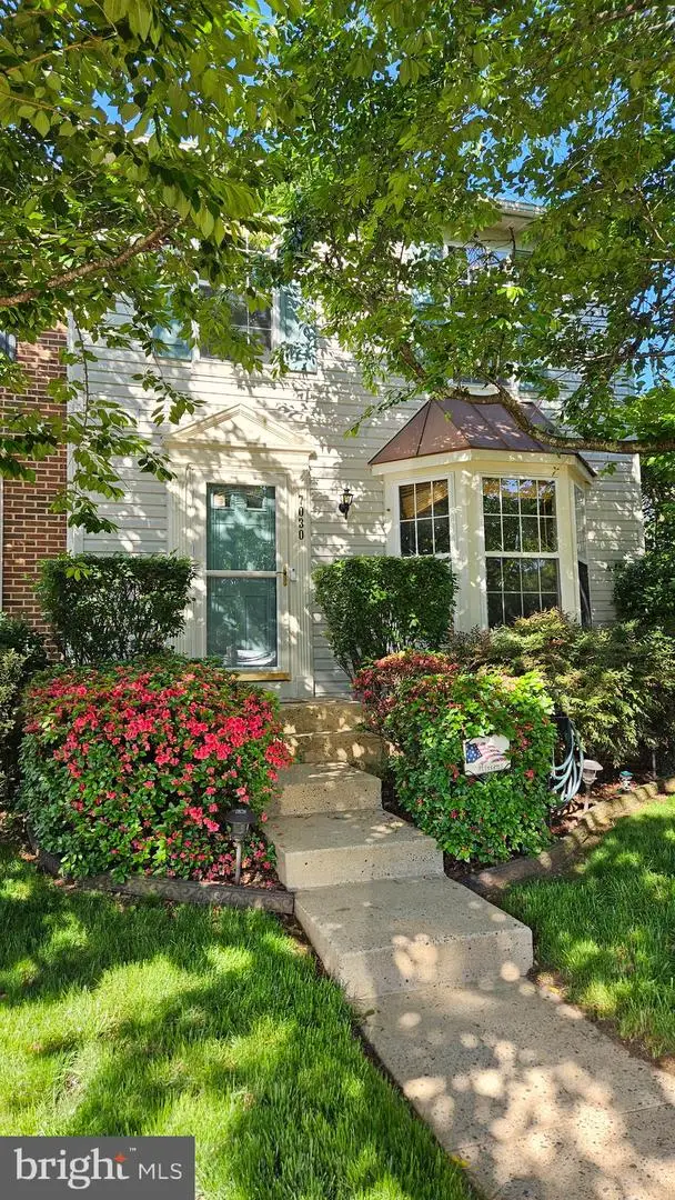 7030 Rogue Forest Ln, Gainesville, VA 20155 - #1