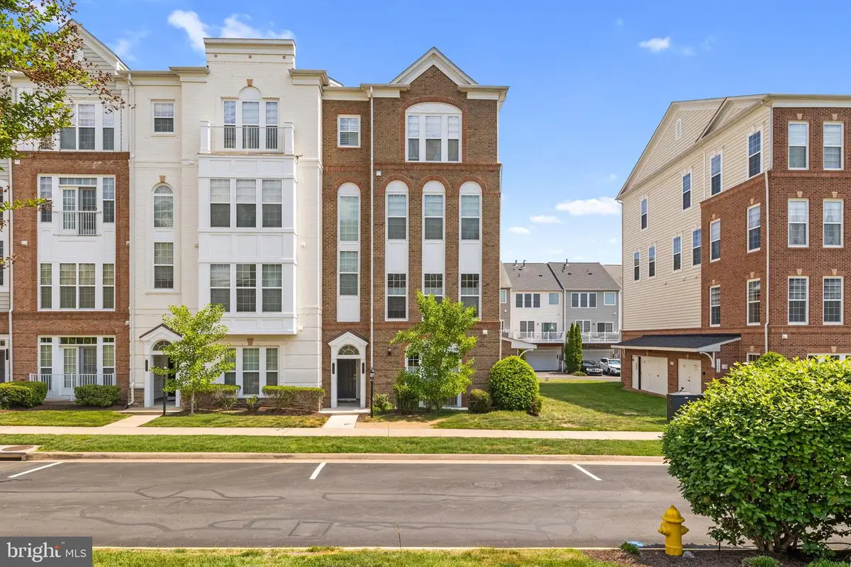 14531 Barkham Dr, Woodbridge, VA 22191 - #1