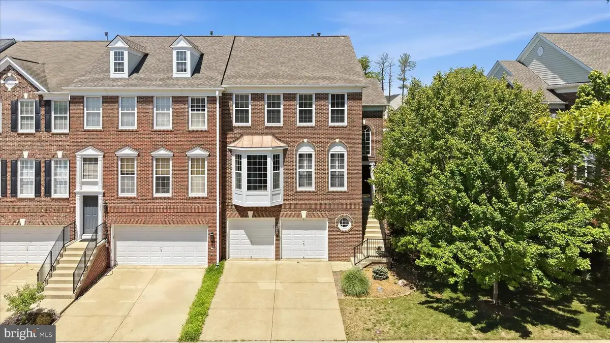 7009 Courtyard Way, Haymarket, VA 20169 - #1