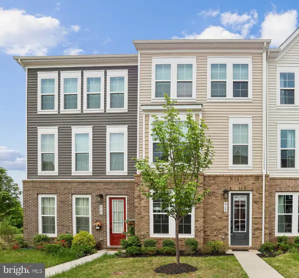 6703 Upland Manor Dr, GAINESVILLE, VA 20155