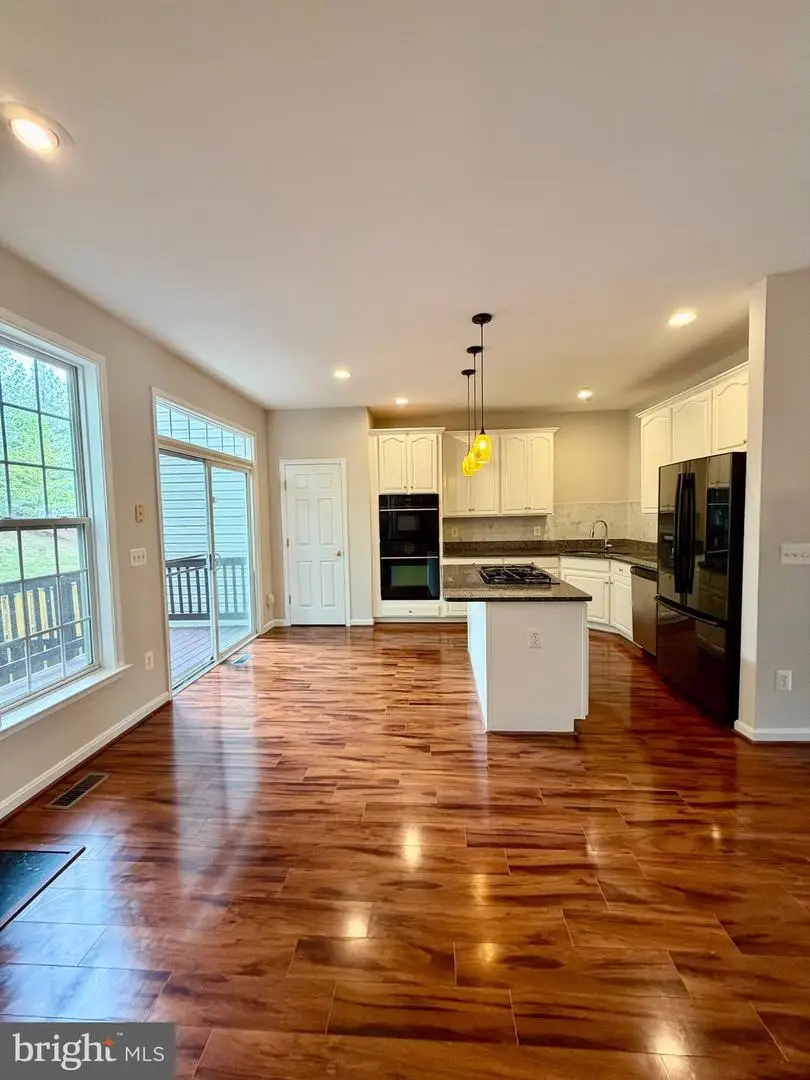 15519 Exmore Ct, Woodbridge, VA 22191 - #2