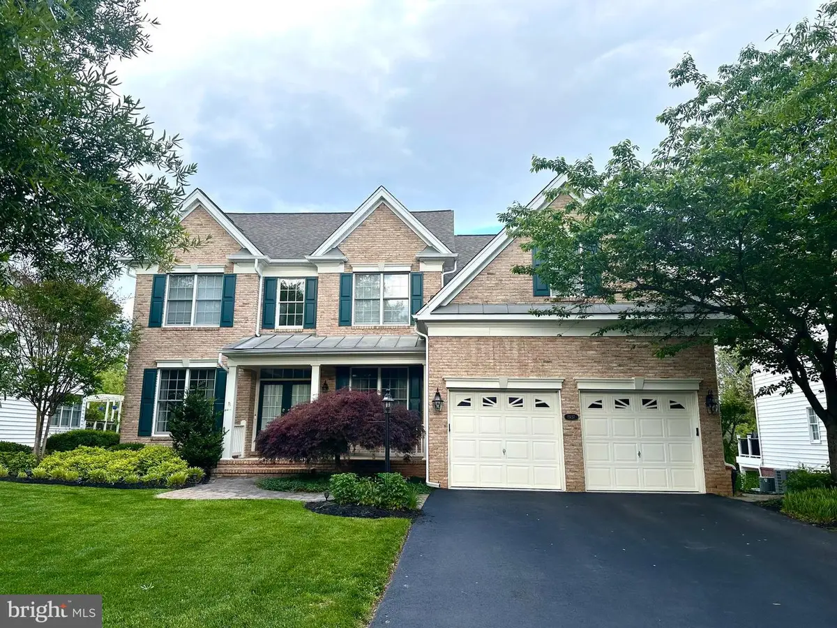 15137 Golf View Dr, Haymarket, VA 20169 - #1