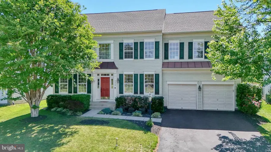 9909 Broadsword Dr, Bristow, VA 20136 - #2