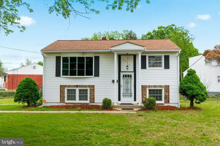 9415 Chatham St, Manassas, VA 20110 - #2