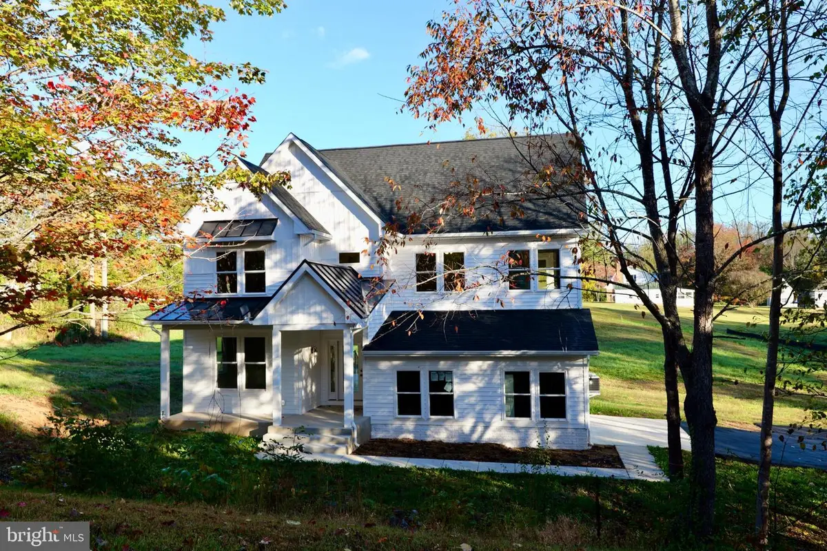 8028 Pinnacle Ridge Dr, Manassas, VA 20112 - #1