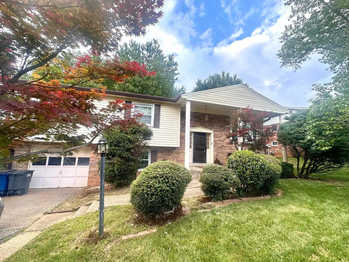 4724 Kellogg Dr, Woodbridge, VA 22193 - #1