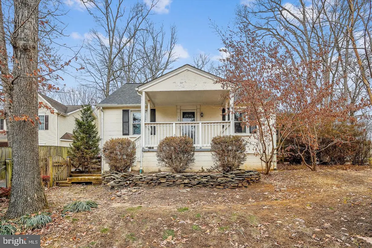 18418 Woodland Dr, Triangle, VA 22172 - #1