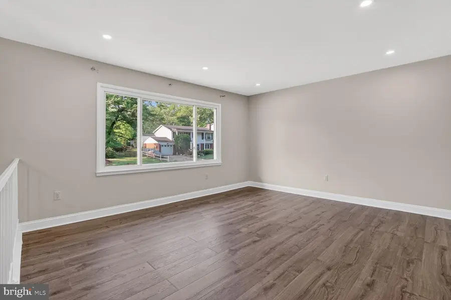 4812 Kentbury Ct, Woodbridge, VA 22193 - #3