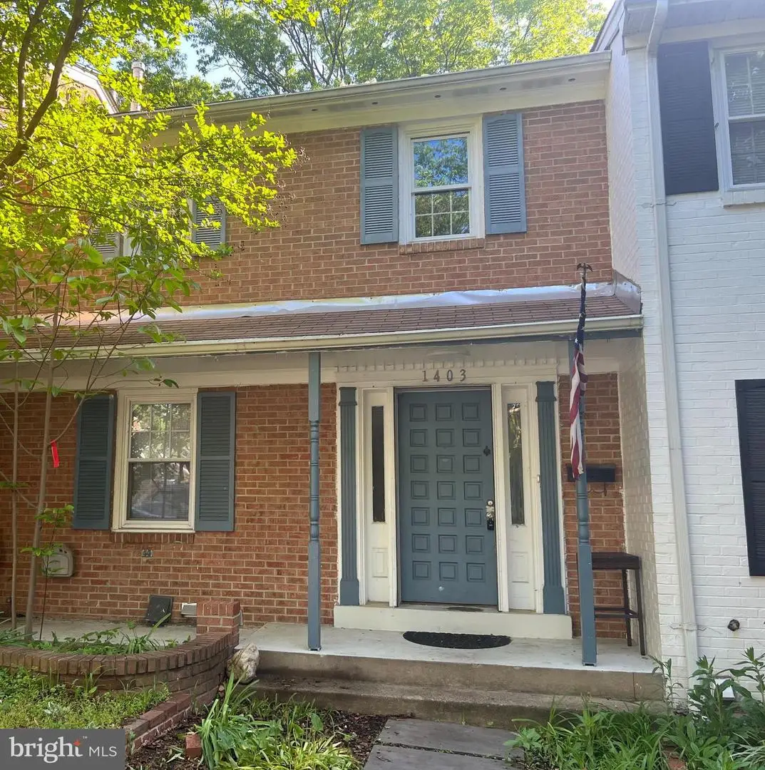 1403 Deerfield Ln, Woodbridge, VA 22191 - #1