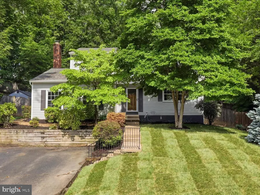 16106 Benedict Ct, Woodbridge, VA 22191 - #2