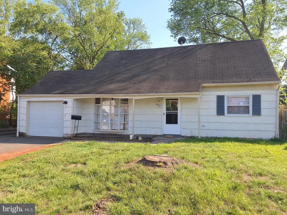9717 Lomond Dr, Manassas, VA 20109 - #1