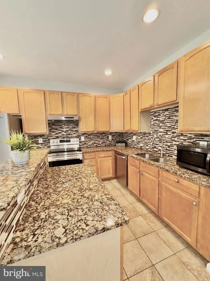 15769 Silent Tree Pl, Woodbridge, VA 22191 - #2